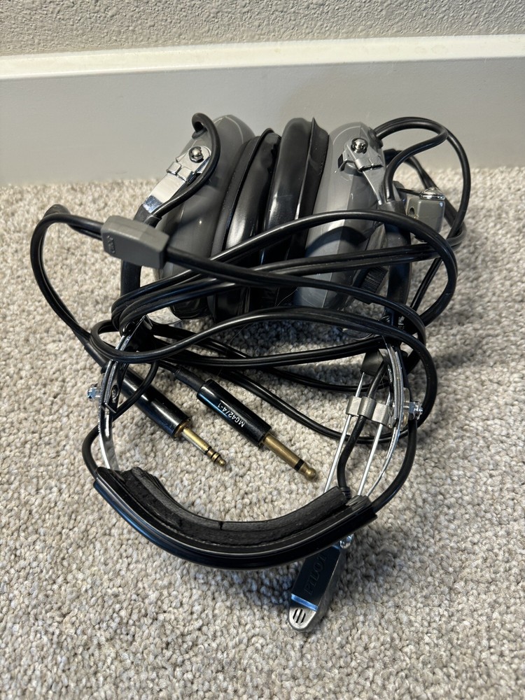 Pilot PA11-40 Headset READ DESCRIPTION