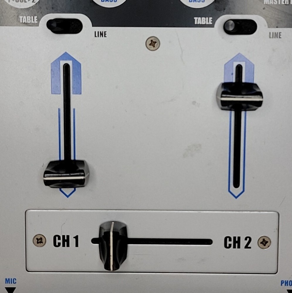 Numark DM925 Professional Preamp Mixer.