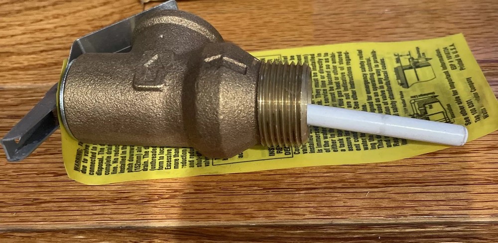 WATTS REGULATOR 10L-2-3/4. T&P RELIEF VALVE 3/4" 150 PSI 2" STEM 00640. Made USA