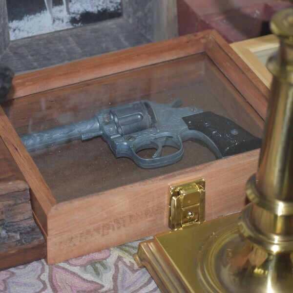Knife Display Case Arrowheads 9.5" x 7.5" Cherry Solid Wood USA Lock Shadow Box
