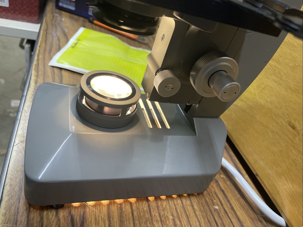 Vintage Olympus KHC Microscope & 5 Objectives – Working Light – Japan + Extras