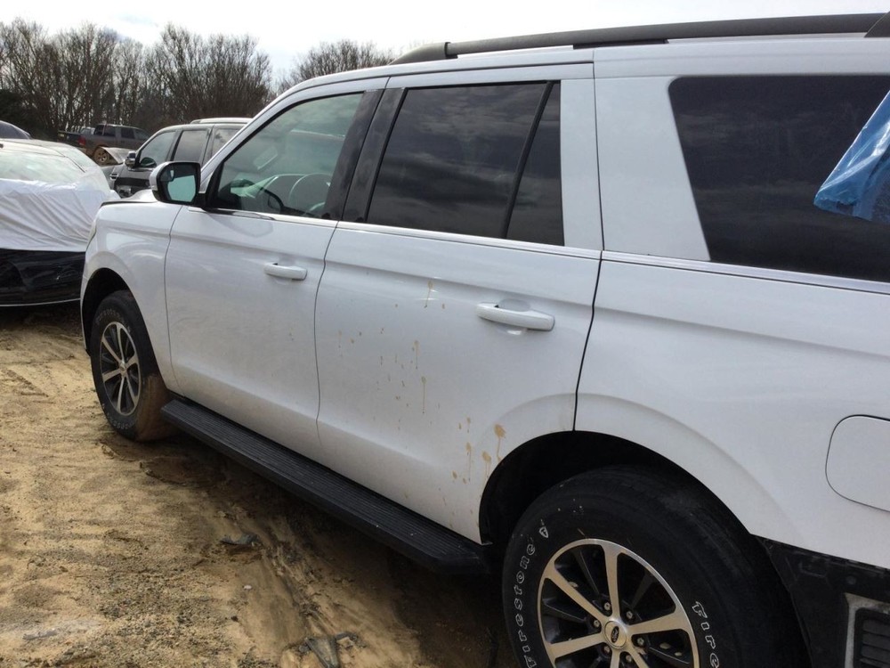 Fuse Box Engine Fits 18-21 NAVIGATOR 4974387