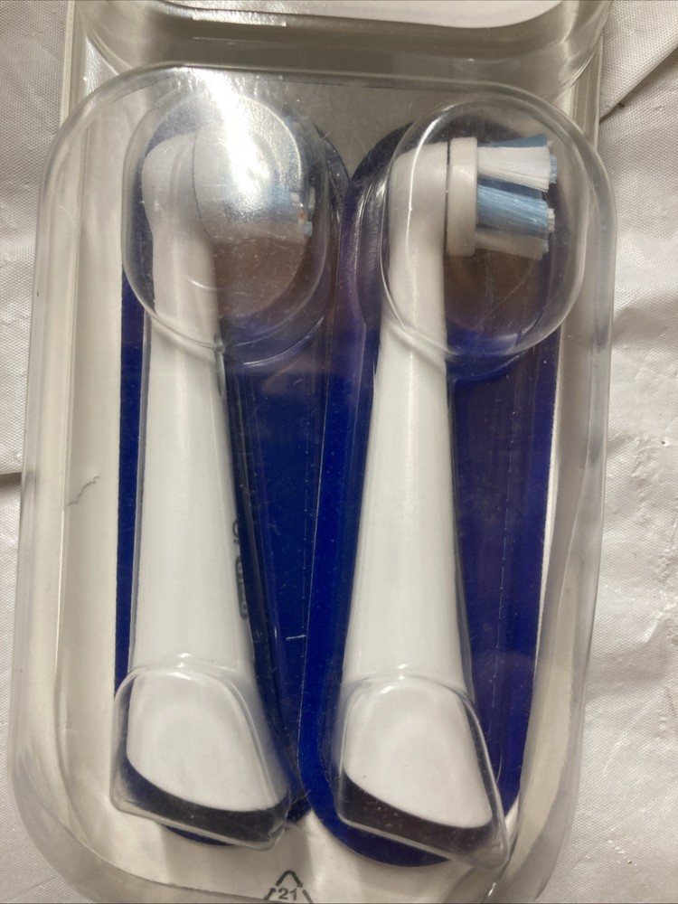 Oral-B iO Ultimate Clean Toothbrush Replacement Head Refill White 2 Pack