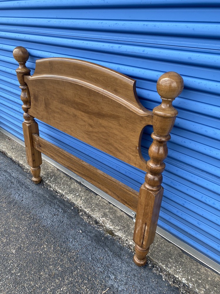 Kling Colonial (Ethan Allen) Solid Maple Twin size Cannonball Headboard