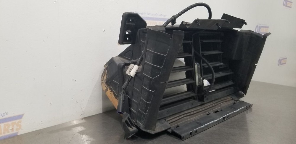 21 CHEVY SILVERADO 1500 LOWER AIR SHUTTER 2.7L