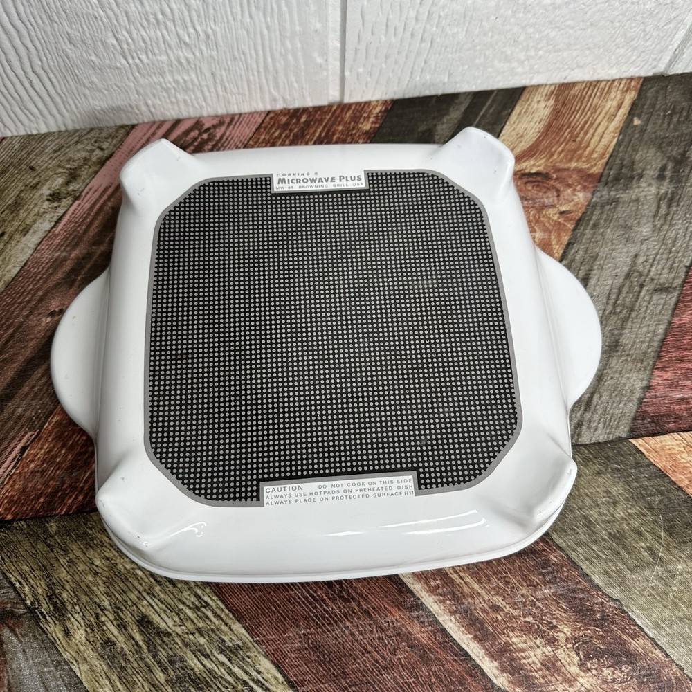 Corning Ware "Microwave Plus" MW-85 Footed Browning Grill 8 1/2" Square WHITE