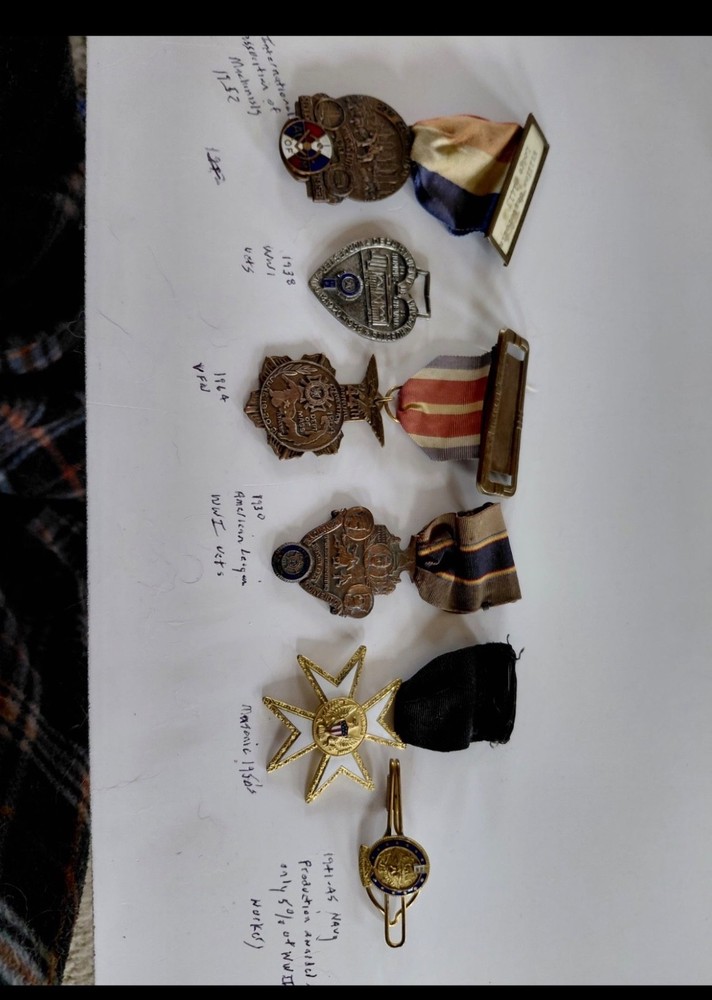 Vintage collection War, Masonic, Organization pins