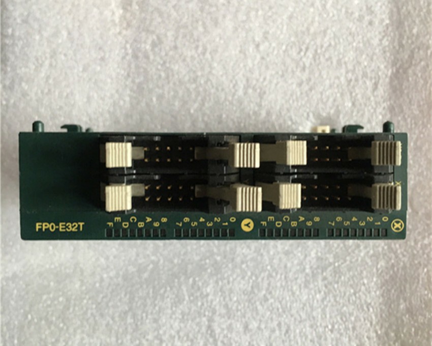 1PC Used  FP0-E32T AFP03543 PLC module