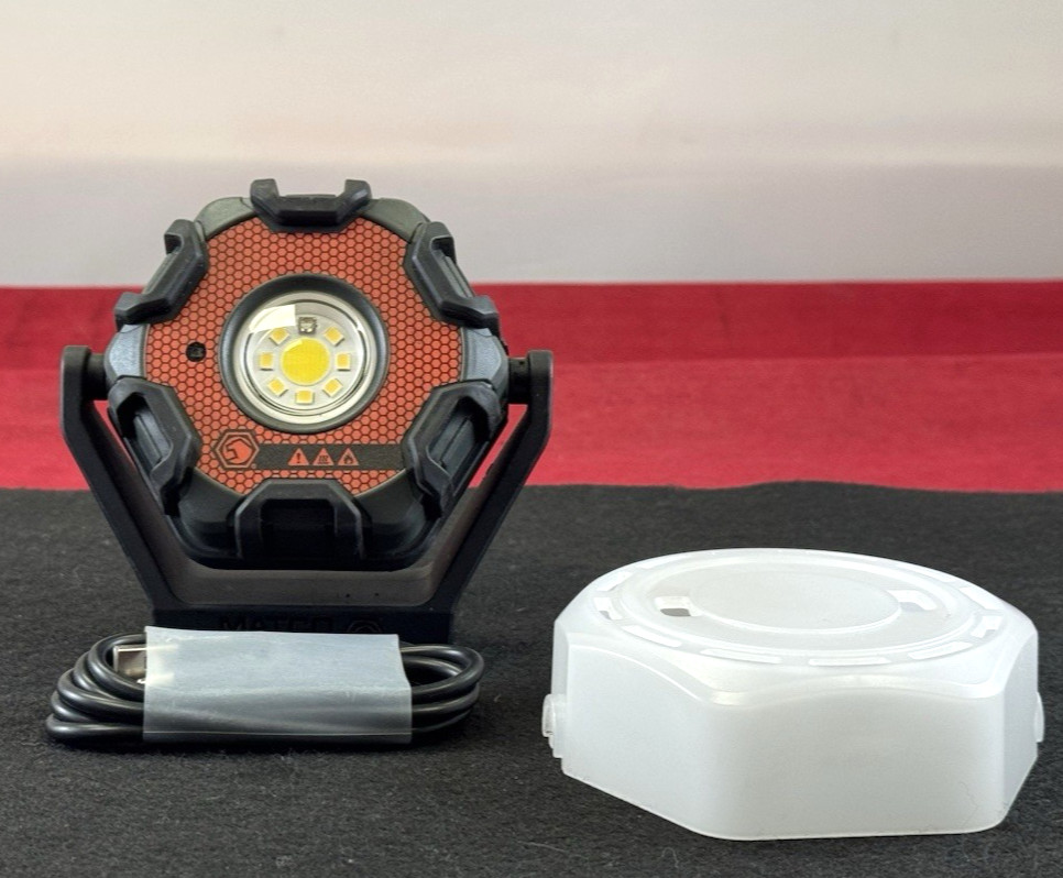 Matco Tools Mini Handheld Rechargeable Floodlight MWLMFLO3