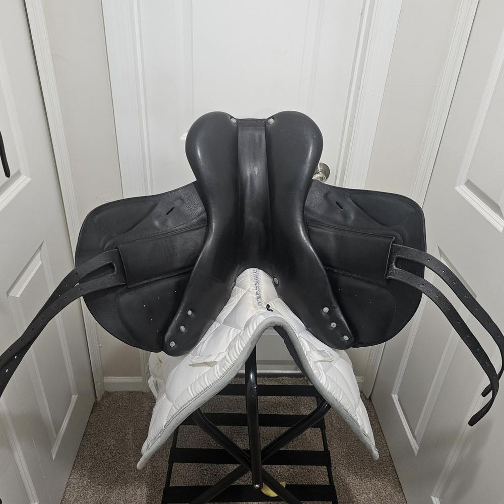 17" 1AA SE09 CWD Monoflap Jumping Saddle