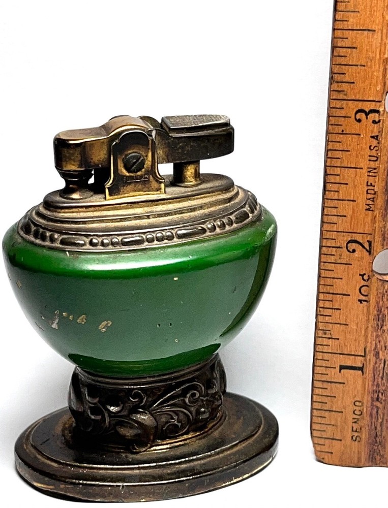 Retro Ronson, Green Urn form Table Cigarette Lighter,