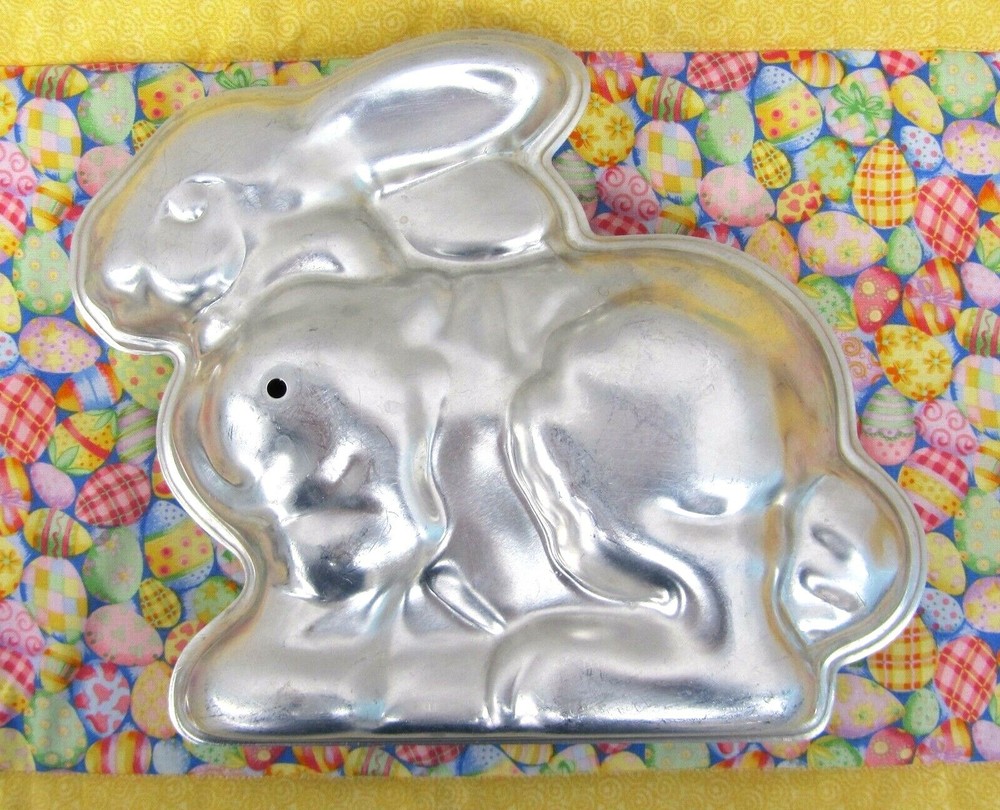 Bunny Cake Pan 2 pieces Easter Baking Metal Entertaining Cake Walk Decorating