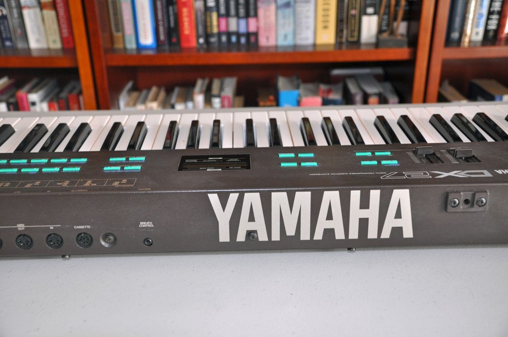 Yamaha DX27 Vintage Keyboard Synthesizer