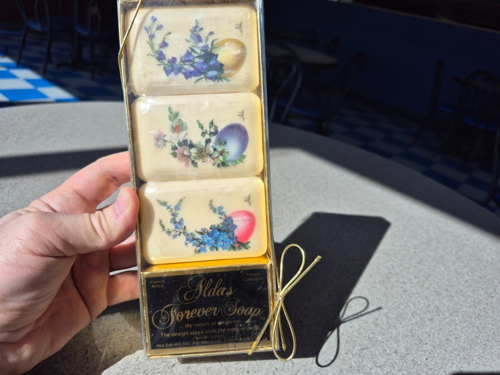 NEW Vintage Alda's Forever Soap 3 Painted Easter Egg Theme Bathroom Decor