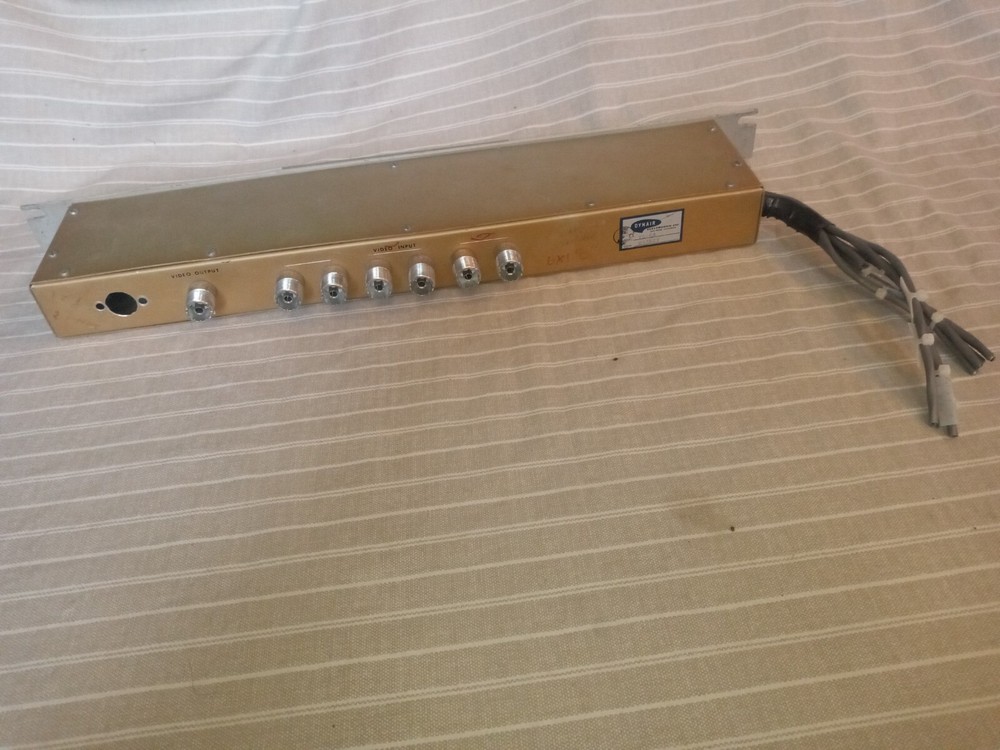Vintage Dynair Electronics model VS-6A 6-Input Video Rackmount Switch