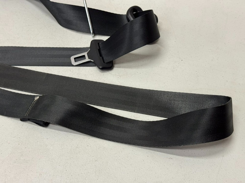 Ford Focus 2012-2014 Front Left Driver Side Seat Belt Retractor OEM