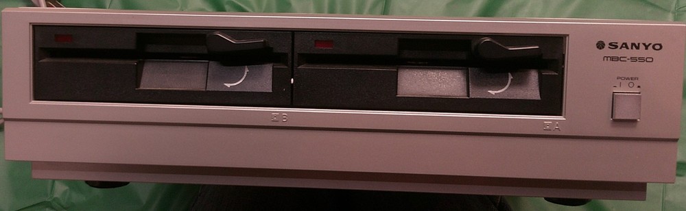 Sanyo MBC-550 Vintage Personal Computer open box