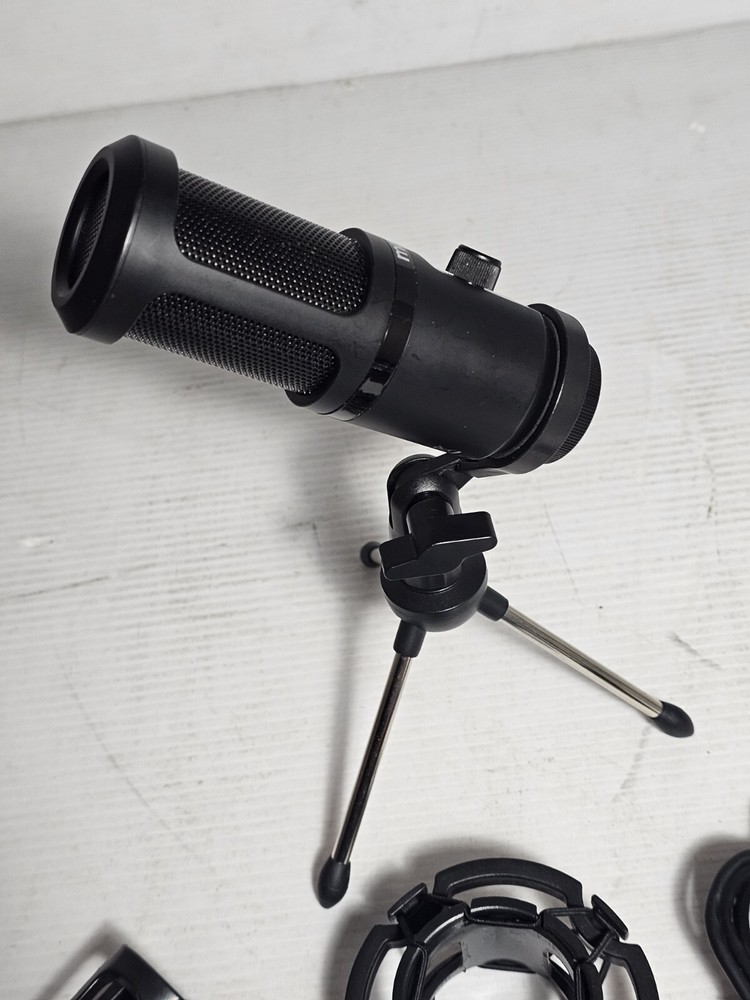 MAONO USB Microphone with 3 Mount & USB Cable ~ Podcast / Gaming