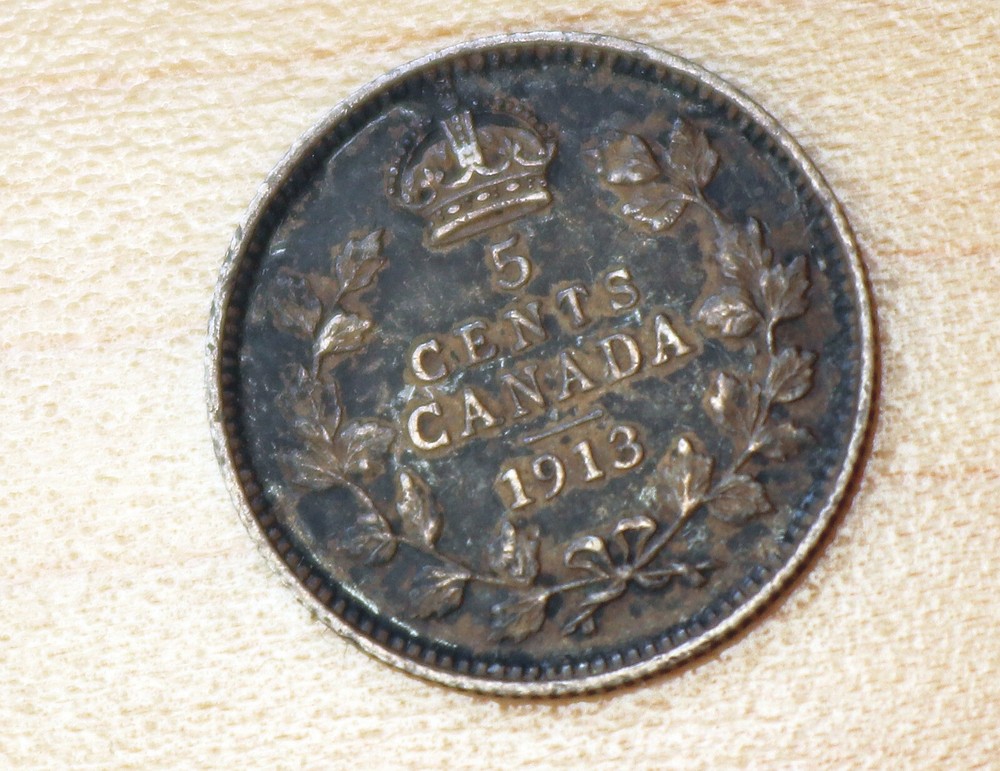 1913 Canada 5 Cents Silver