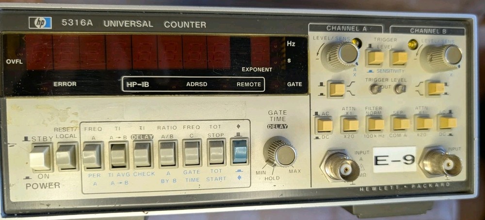 HP 5316A Universal Counter Powers On