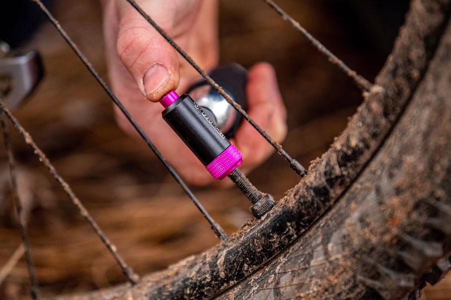 Muc-Off MTB Inflator Kit