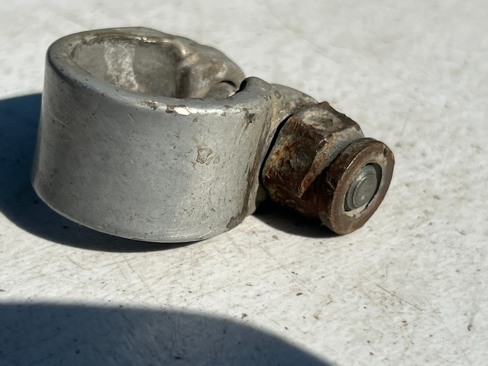 VINTAGE SCHWINN 'AS' SCRIPT SEAT POST CLAMP
