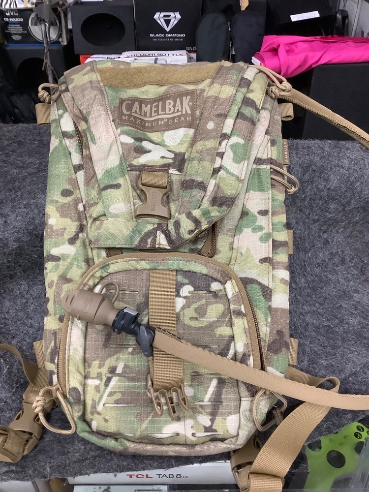 CAMELBAK HYDRATE OR DIE CAMELBAK WITH POCKET