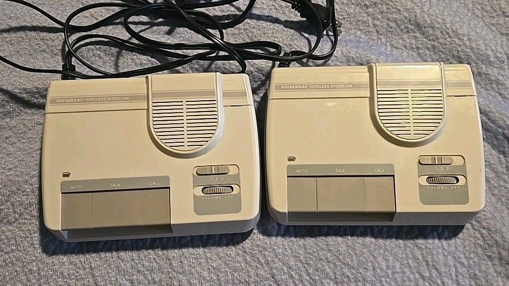 Universal FM Wireless Intercom 3 Channels HE-610 Set Of 2 Intercom System