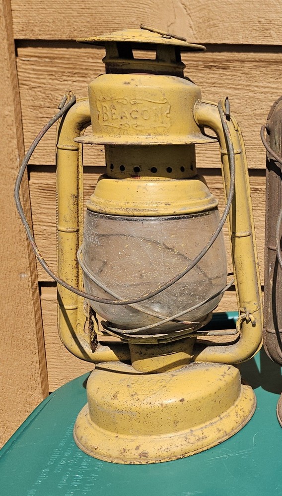 BEACON WINDPROOF QUALITY LANTERN 15" tall Globe Barn Find