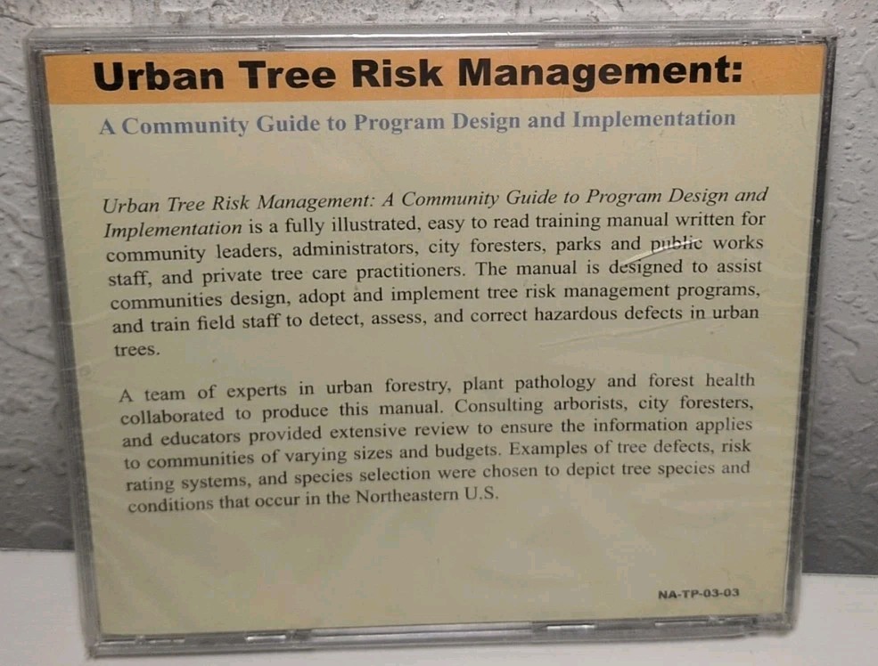 Urban Tree Risk Management CD NEW B131