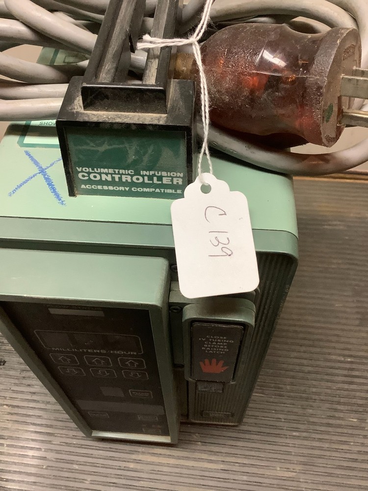 IVAC 260 VOLUMETRIC INFUSION CONTROLLER