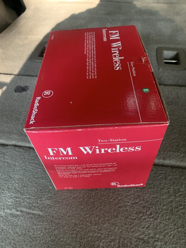 RadioShack Wireless FM Intercom Three-Phase Compatible 43-493 White New Open Box