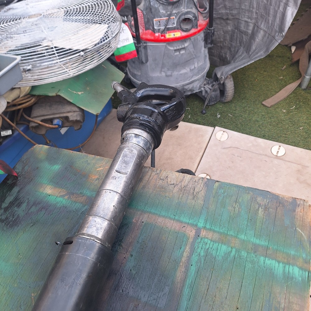 American pneumatic tool #133 Rivet busters