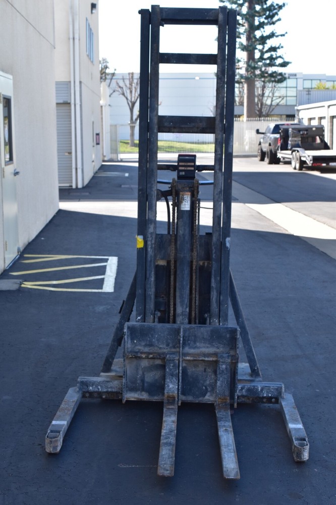 Crown 20MT Electric Walkie Straddle Stacker pallet jack