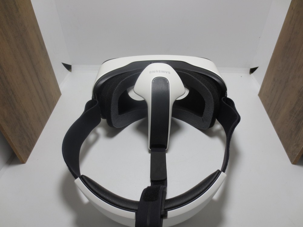 Samsung Gear VR Headset - SM-R321 - White