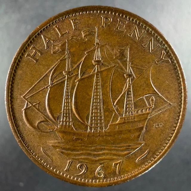 1967 Great Britain Half Penny Sharp Features Elizabeth II Bronze