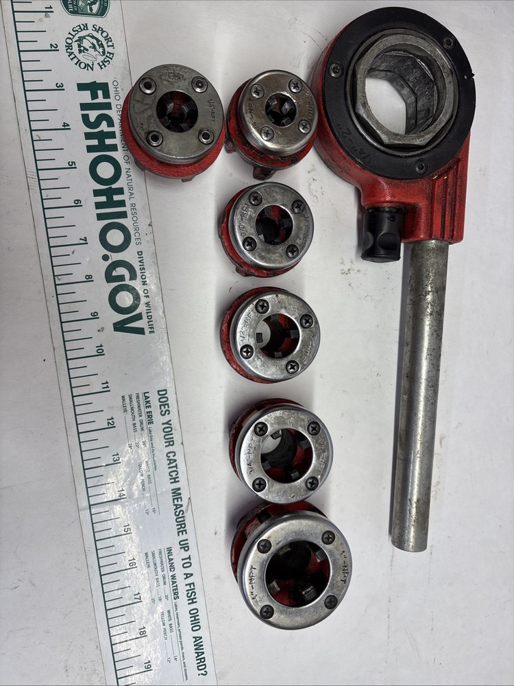 REED PIPE THREADER HEAD, DIES AND HANDLE