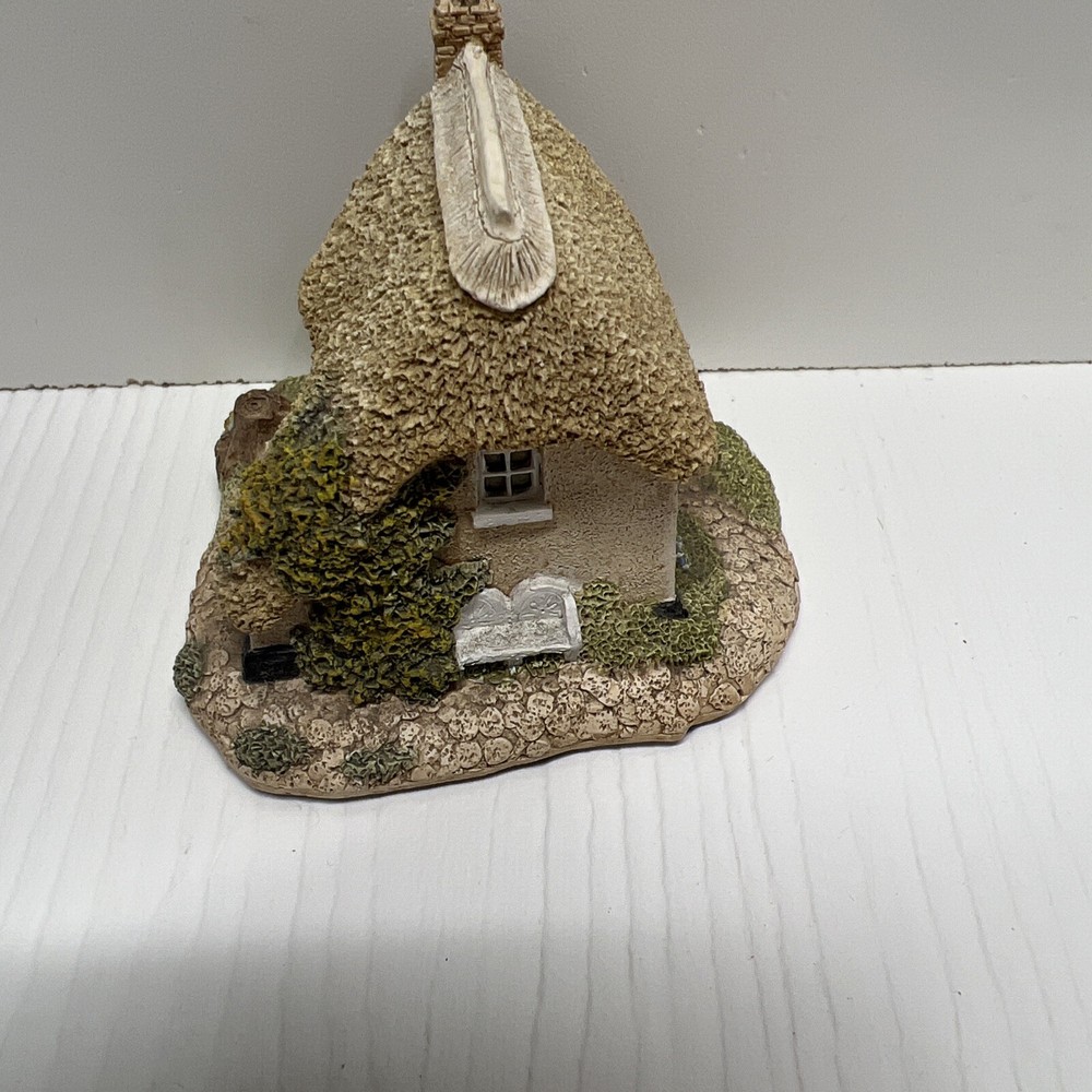 Lilliput Lane "Otter Reach" Cottage︱Includes Original Box & Documents
