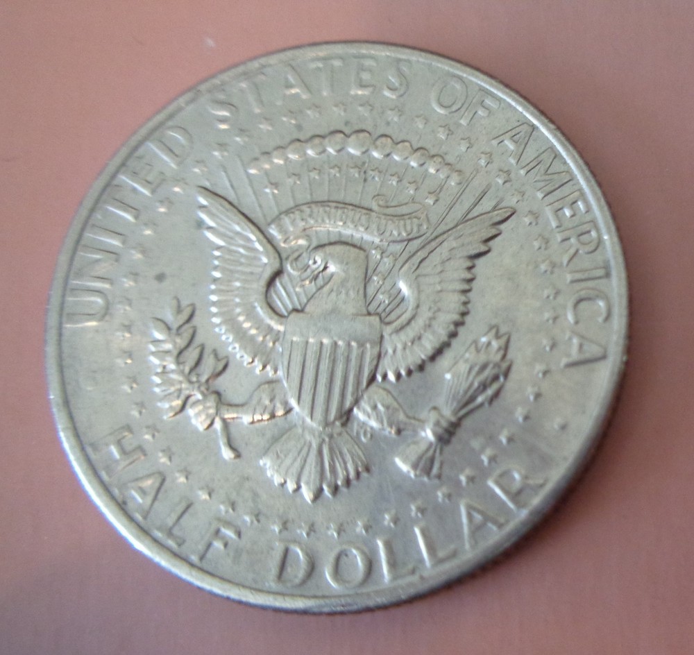 1971 D KENNEDY HALF DOLLAR *FREE SHIPPING*