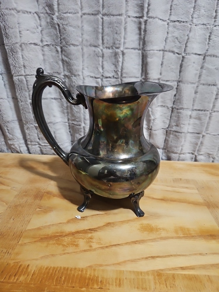 VINTAGE Silverplated Water Beverage Pitcher w/ Ice Lip