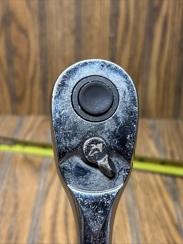 HUSKY 1/2" Drive 11" Teardrop Ratchet, with push button socket release
