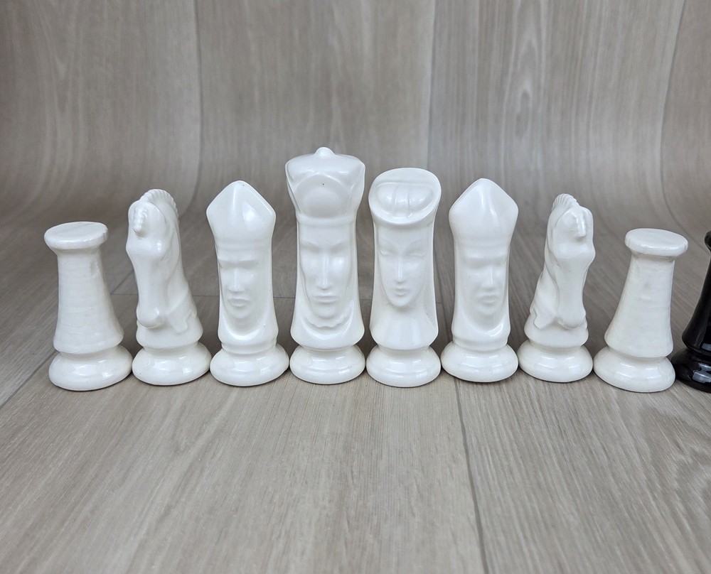 Vintage Duncan Ceramic Black & White Gothic Chess Pieces MCM 32Pc Complete Set