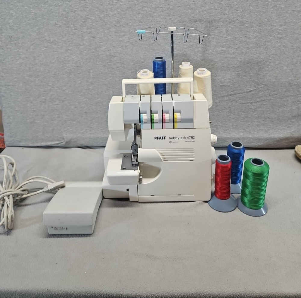 Pfaff Hobbylock 4762 Sewing Machine (A1)