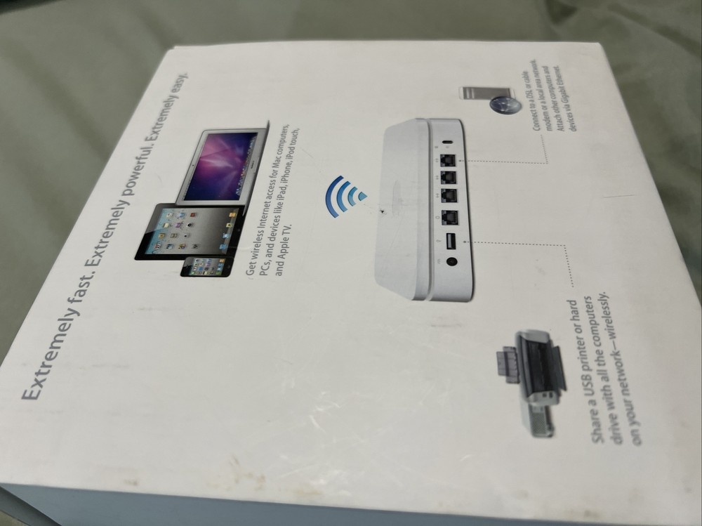 Apple Router (MD031LLA)