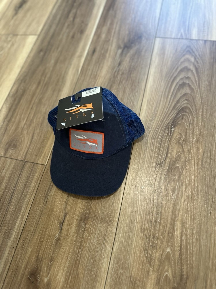 Sitka youth meshback trucker cap NWT
