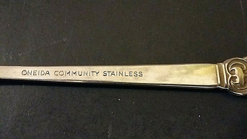 Oneida Vinland stainless salad fork 6 3/4"