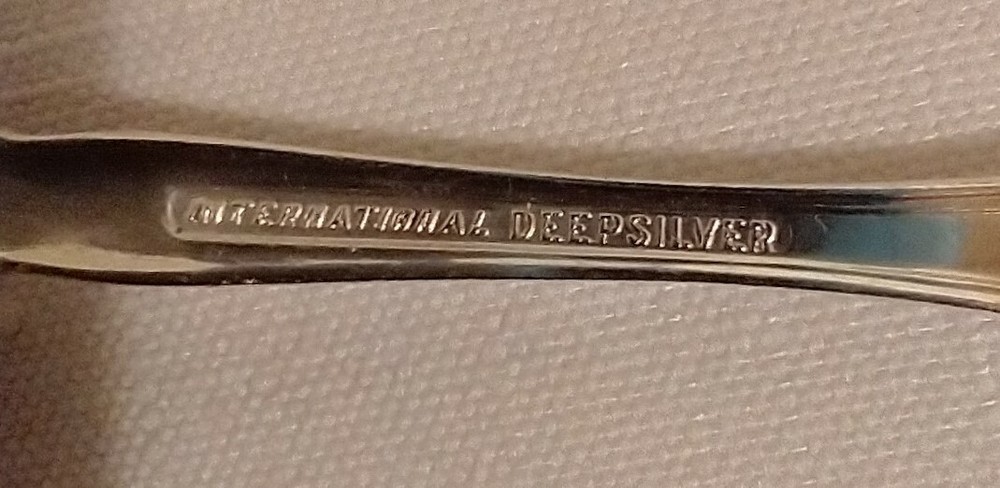 INTERNATIONAL SILVERPLATE SUGAR SHELL DEEP SILVER ORLEANS 1964