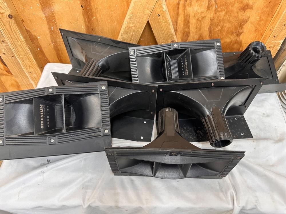 Selenium HC23-25 Horn w/Bracket Pre-JBL - Seven Available