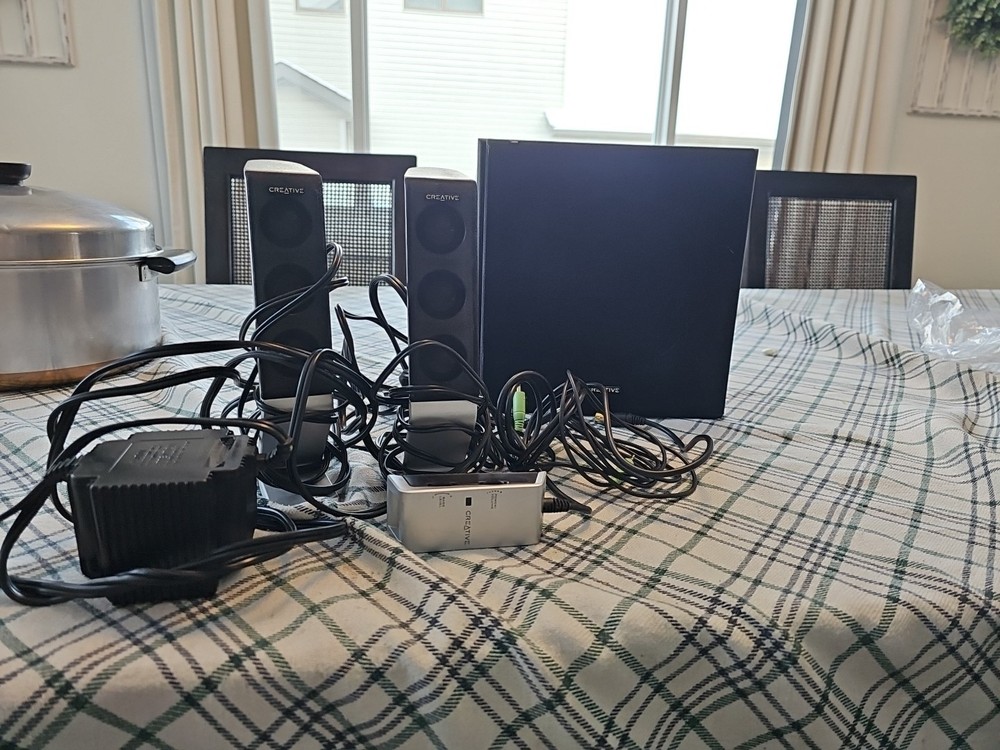 Creative Labs I-Trigue 2.1 3300 Speaker System w/ Powered Subwoofer