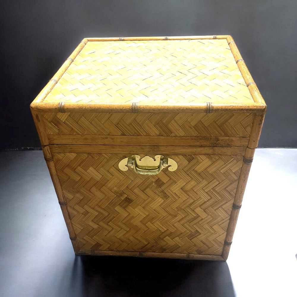 CHIC COASTAL RATTAN TRUNK/SIDE TABLE